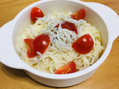 ２歳のお昼ご飯☆トマトとしらすのそうめん